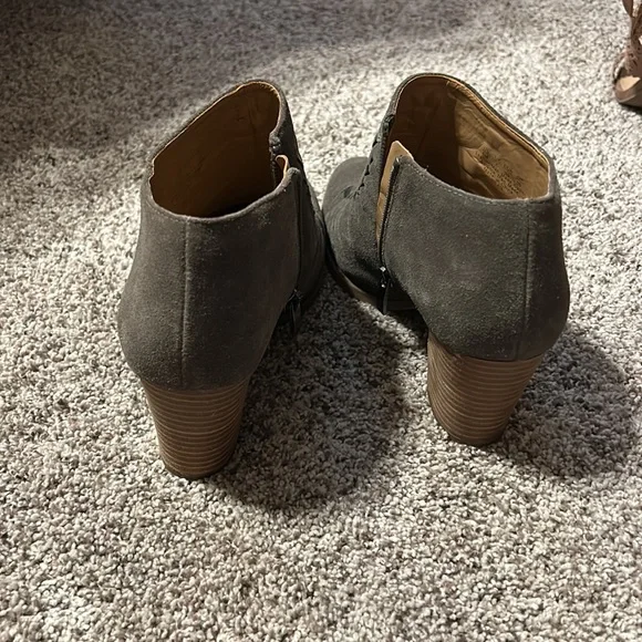 Fall grey ankle boots. Only worn a couple of times in great condition - Picture 3 of 5